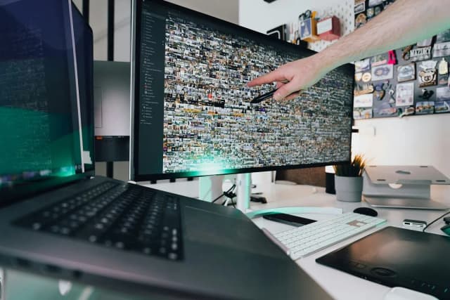 Jaki monitor dla grafika: wybierz idealny model dla perfekcyjnych kolorów Jaki monitor dla grafika: wybierz idealny model dla perfekcyjnych kolorów